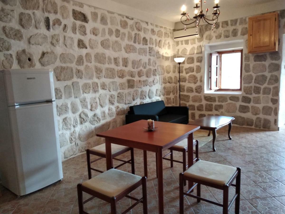 Ferienwohnung Old House Perast Exterior foto